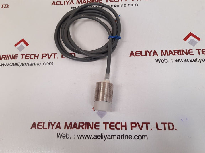 Omron e2e-x18my2 proximity switch
