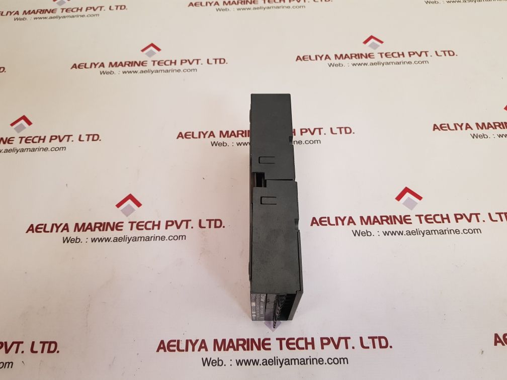 Square d sy/max rt-108 relay output module with dmu-1
