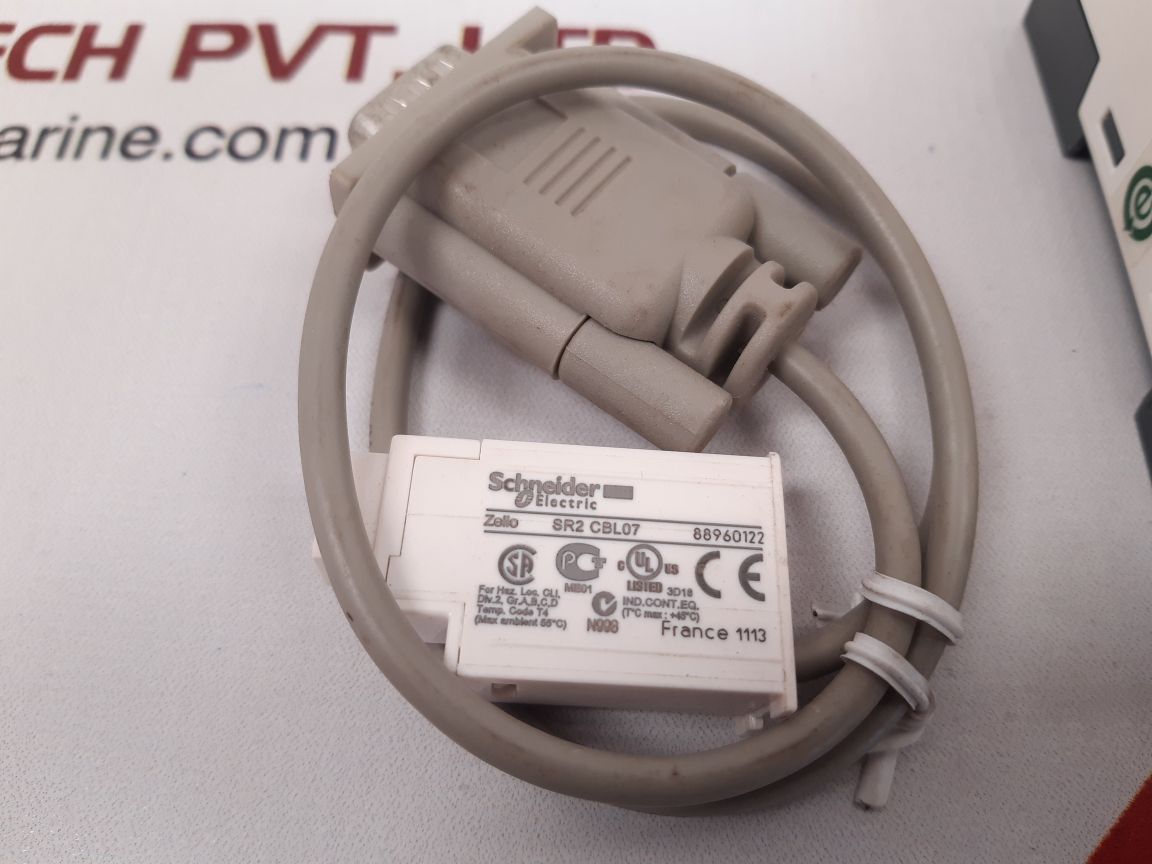 Schneider electric sr2 com01 interface module
