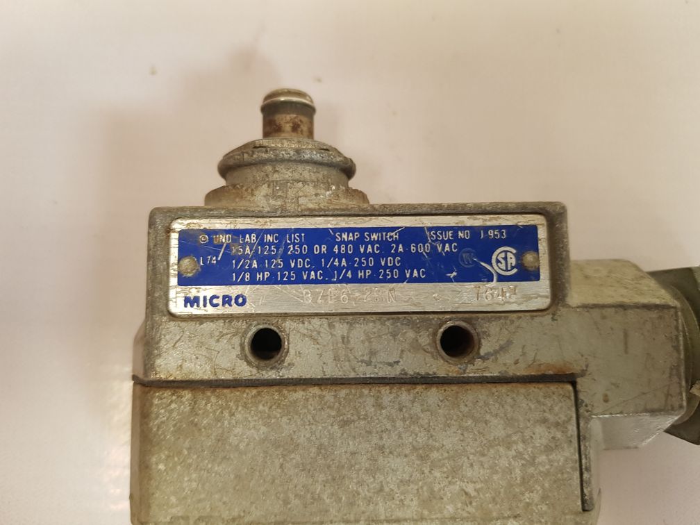 Micro bze6-2rn snap switch