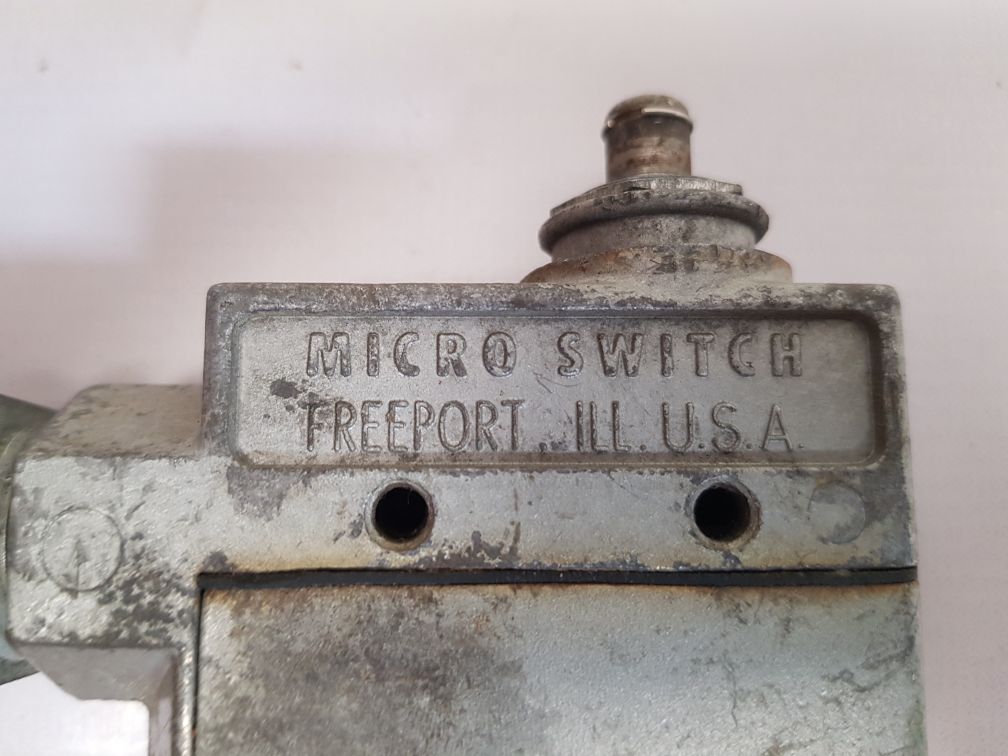 Micro bze6-2rn snap switch