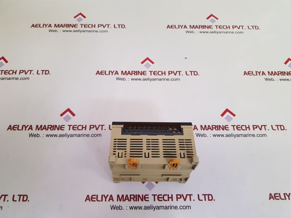Omron cpm1a-30cdr-a-v1 programmable controller NEW