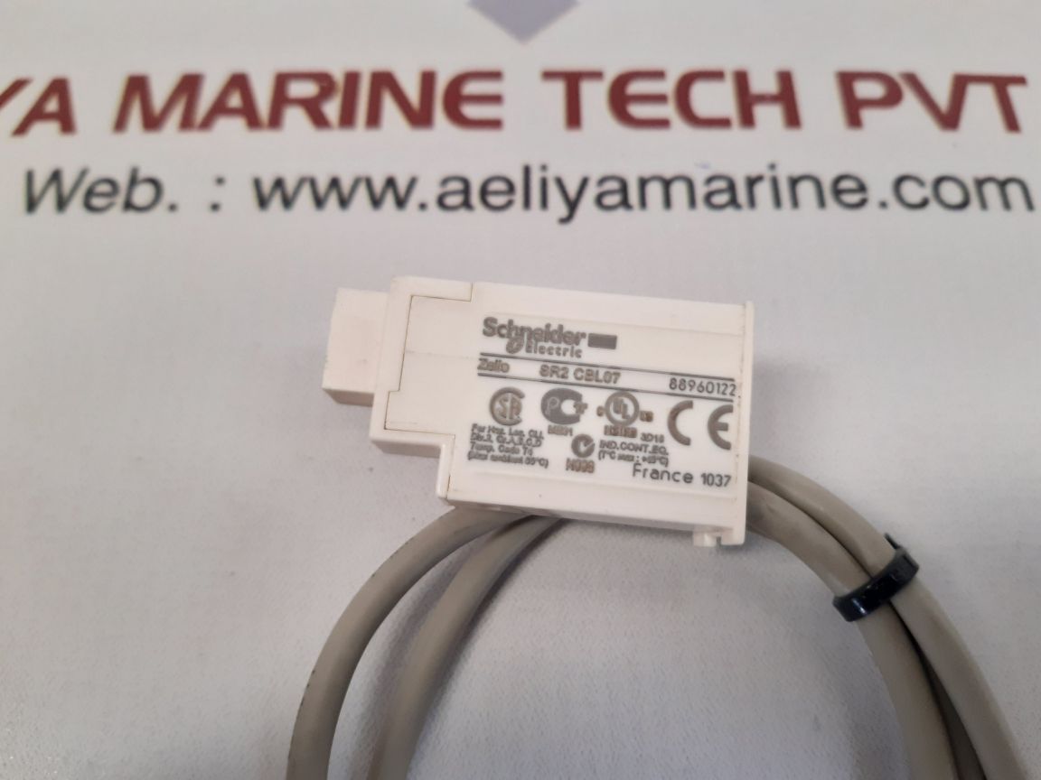 Telemecanique/schneider sr3 b102bd output transistor with sr2 cbl07 cable Set 