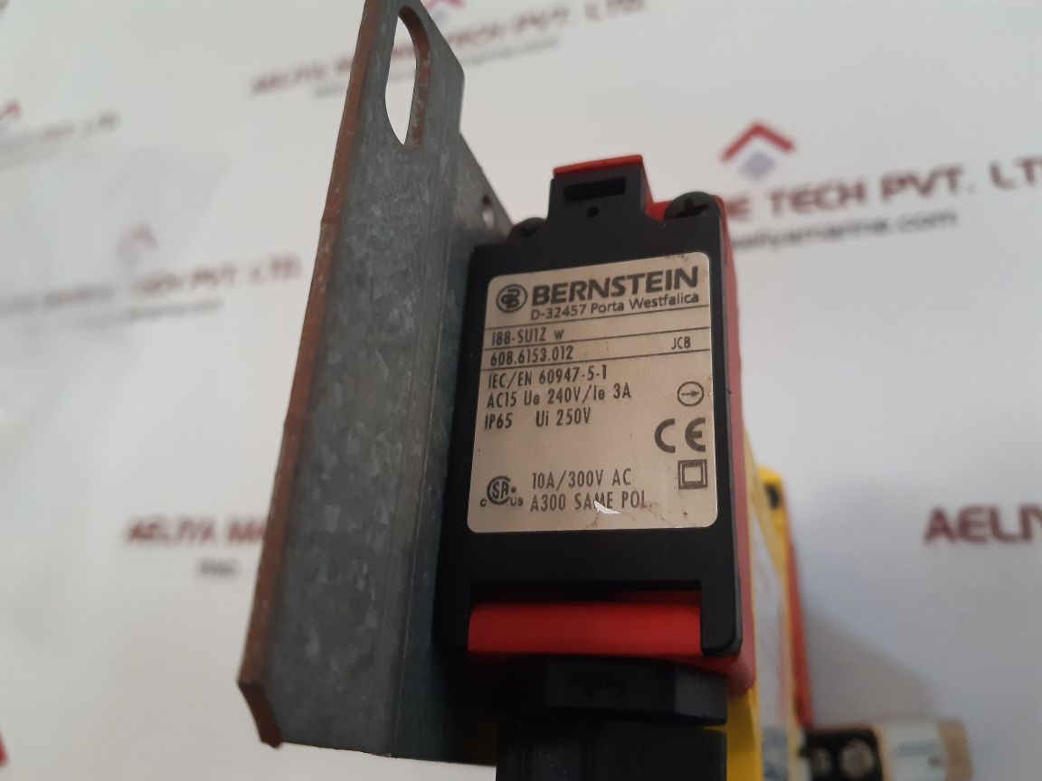 Legrand 047372 flashing device with i88-su1z w switch