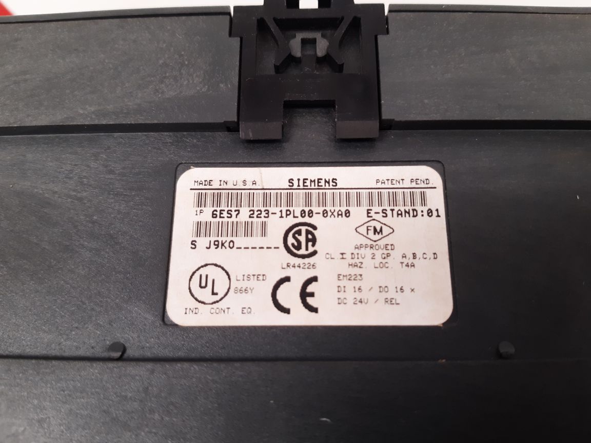 Siemens 6es7 223-1pl00-0xa0 i/o module with 6es7 223-1ph00-0xa0 module