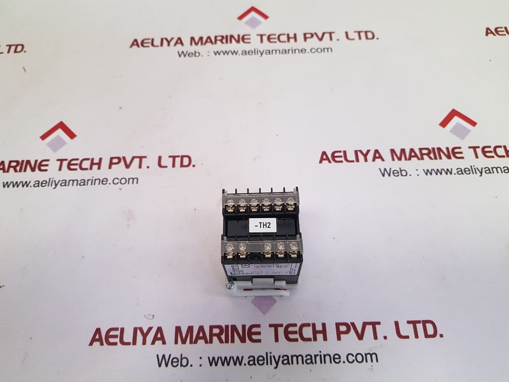 Omron e5cc-rx3a5m-000 digital controller