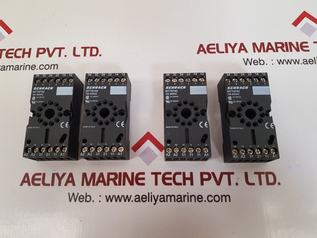 Set of 5x Schrack mt78740 relay base socket – Aeliya Marine Tech