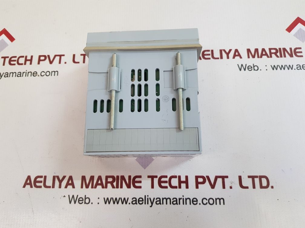 Amot 8071d 000d-aa panel mount controller 