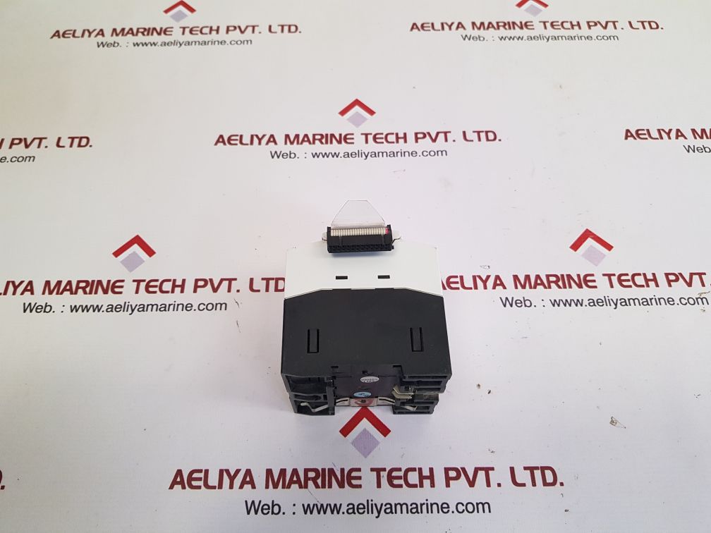 Moeller/ noris le4-116-xd1digital output module le4-116-xd105 used