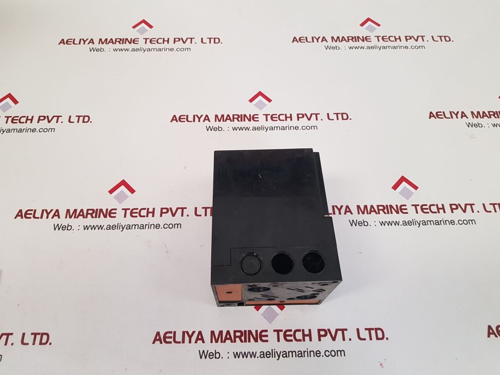 Landis & gyr lal2.25 oil burner controller used
