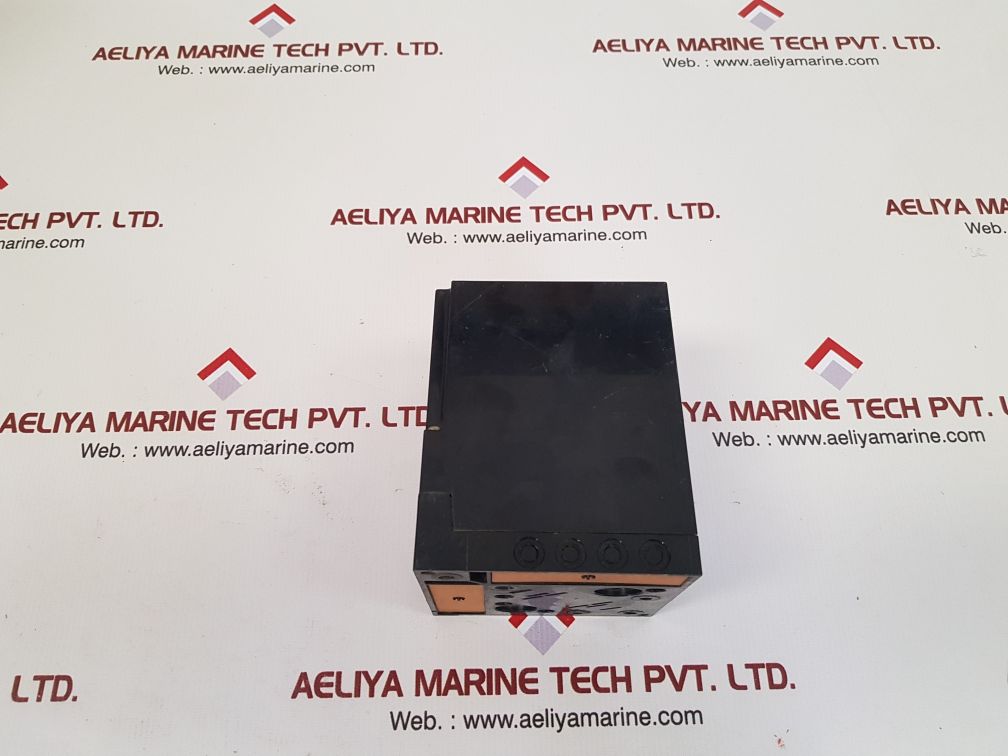 Landis & gyr lal2.25 oil burner controller used