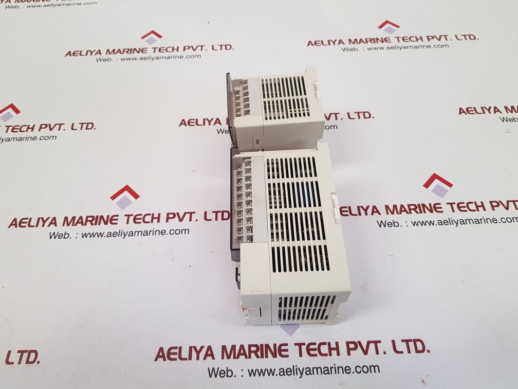 Mitsubishi Fx2N-16Mr-es/Ul Programmable Logic Controller With Shihlin Ax0N-16Eyr