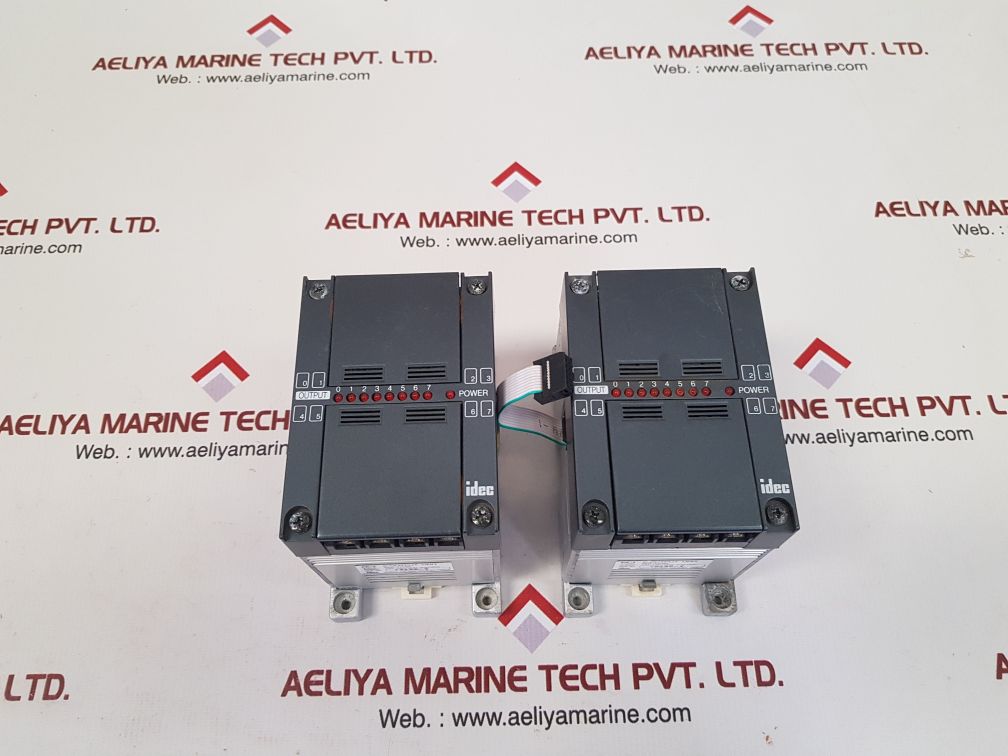 Idec pfa-1t081 8-output unit relay
