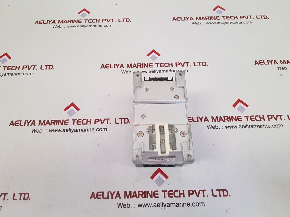 Idec pfa-1t081 8-output unit relay
