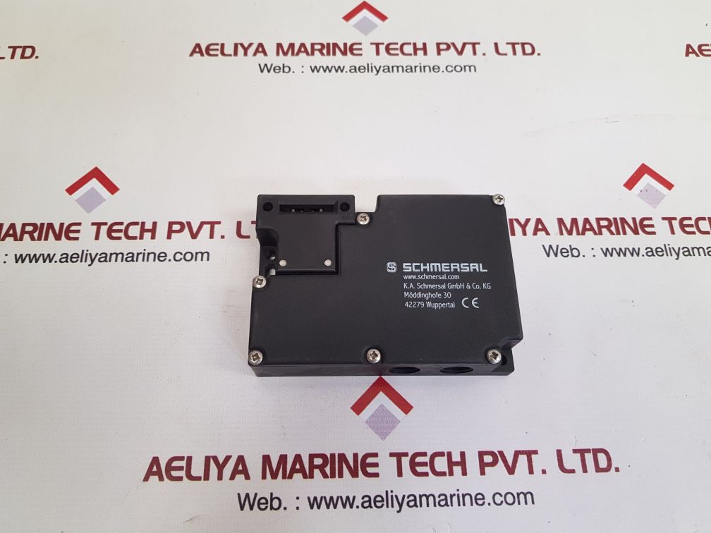Schmersal azm 161sk-24rk-230-m16 safety interlock switch
