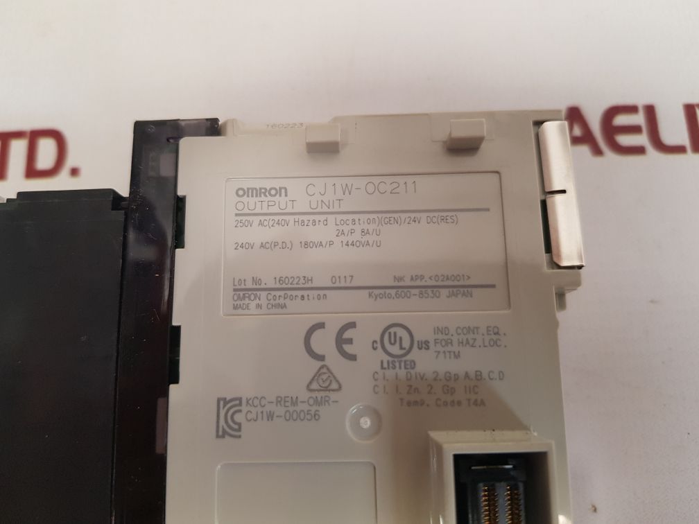 Omron cj1w-oc211 plc output unit
