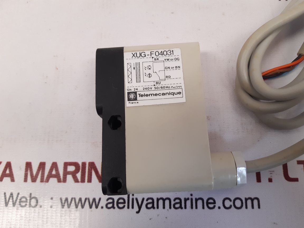 Telemecanique xug-f04031 optical sensor