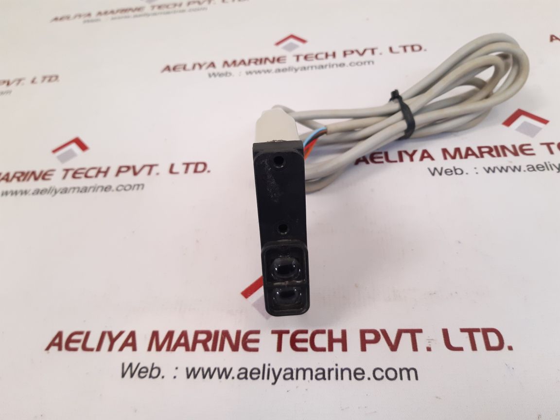 Telemecanique xug-f04031 optical sensor