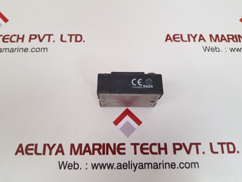 Crydom d2410 solid state relay