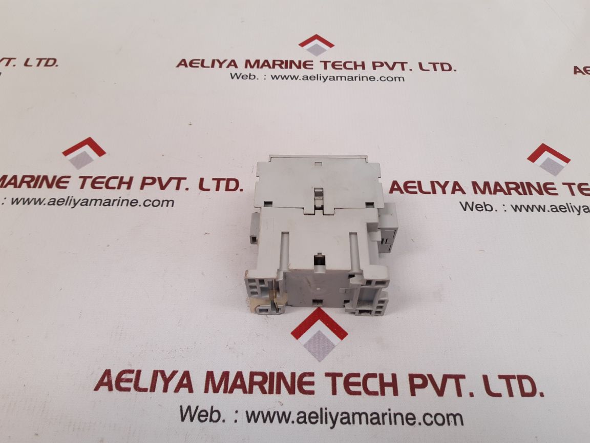 Allen-bradley 700-cf220* ser.A control relay  Used 