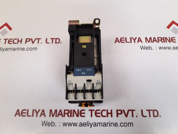 Telemecanique ca3dn22bd control relay
