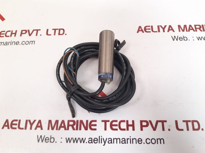 Telemecanique xs1m18ma250 proximity switch sensor