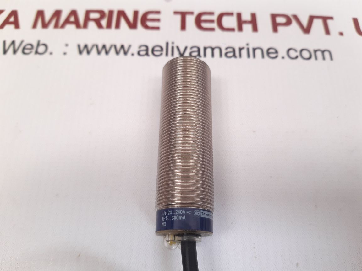 Telemecanique xs1m18ma250 proximity switch sensor