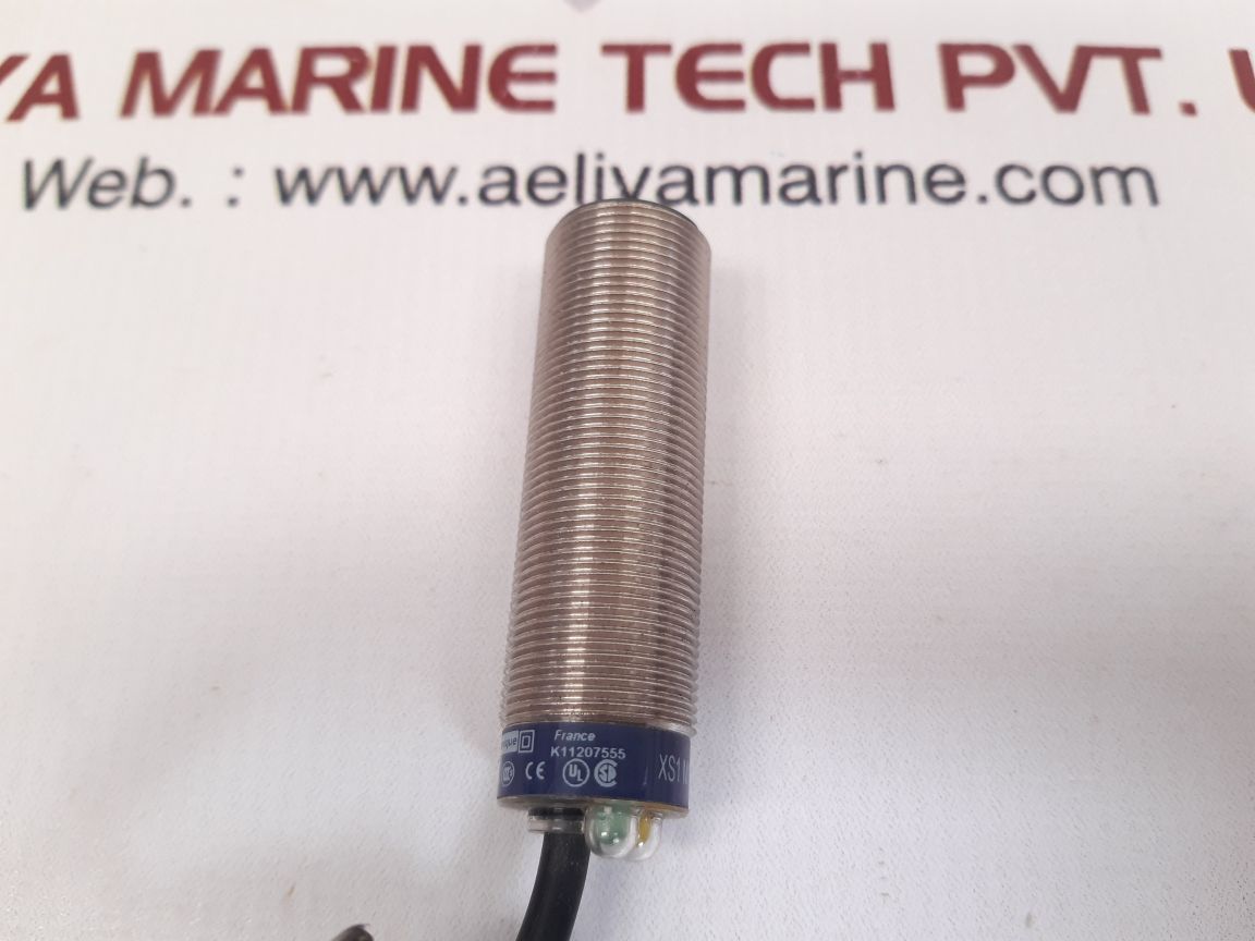 Telemecanique xs1m18ma250 proximity switch sensor