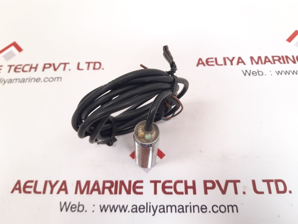 Telemecanique xs1m18ma250 proximity switch sensor