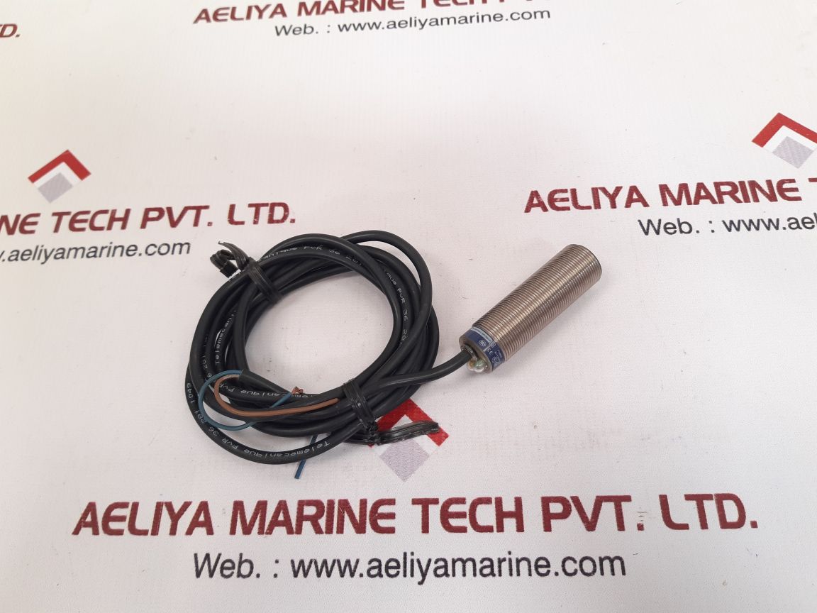 Telemecanique xs1m18ma250 proximity switch sensor