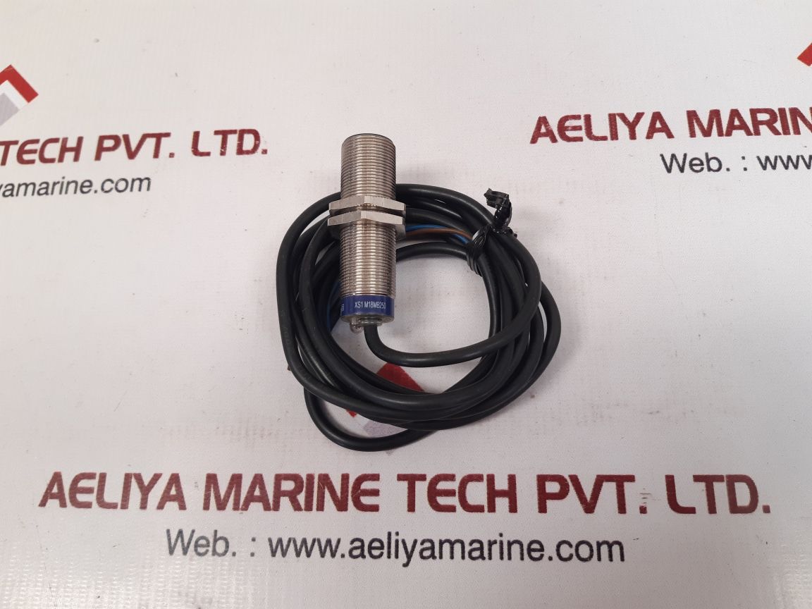 Telemecanique xs1m18mb250 proximity switch