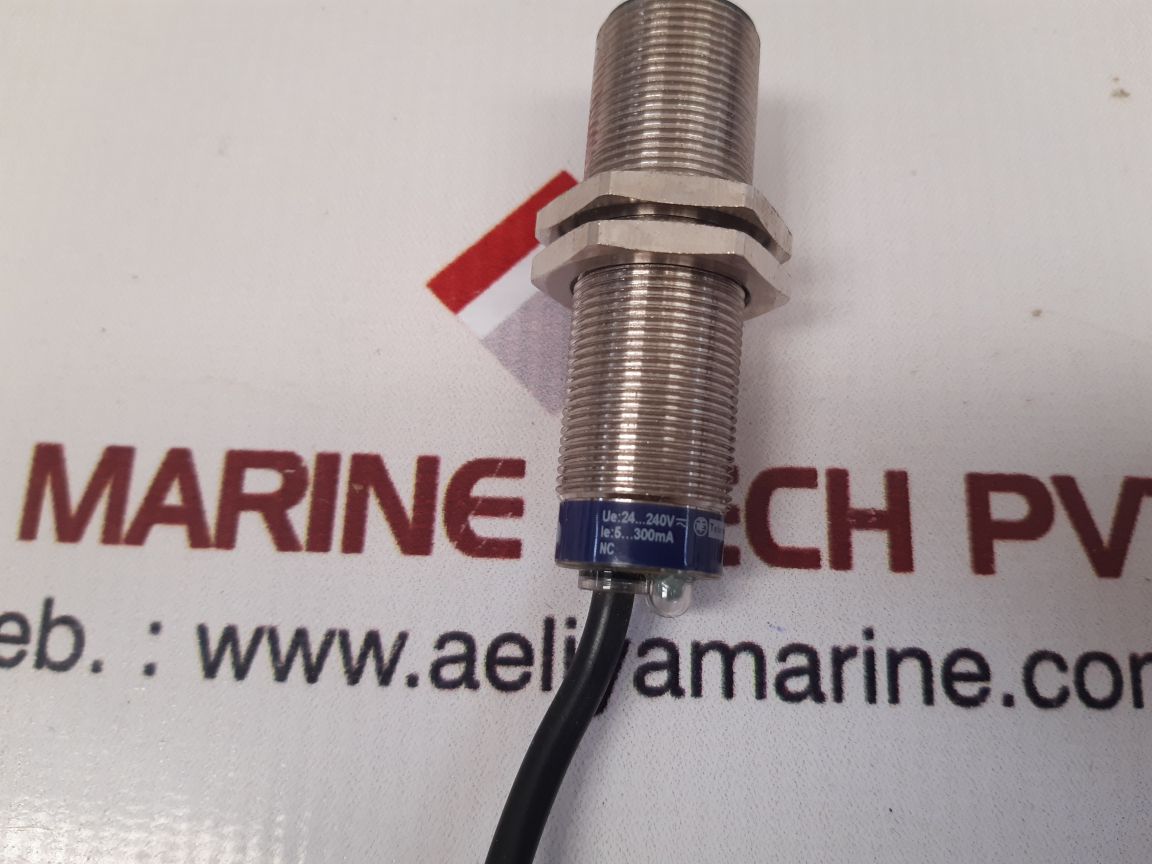 Telemecanique xs1m18mb250 proximity switch