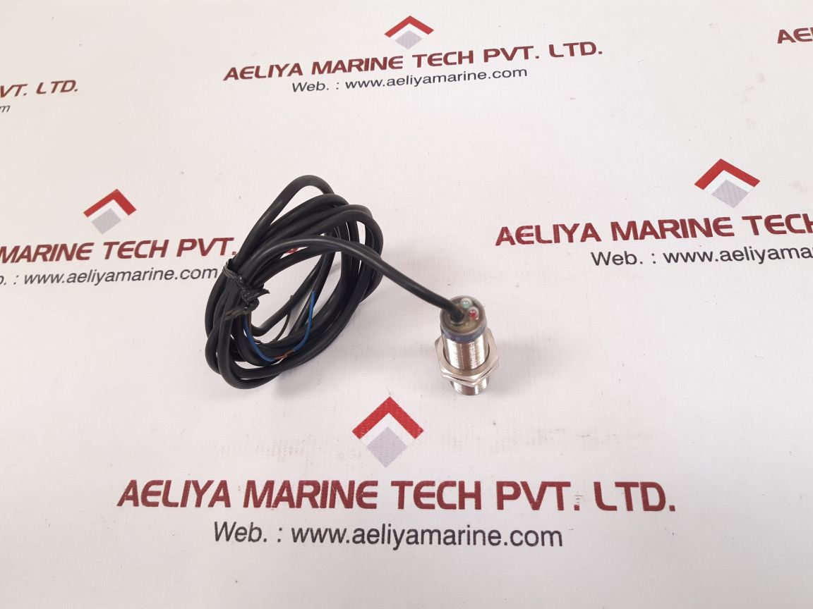 Telemecanique xs1m18mb250 proximity switch