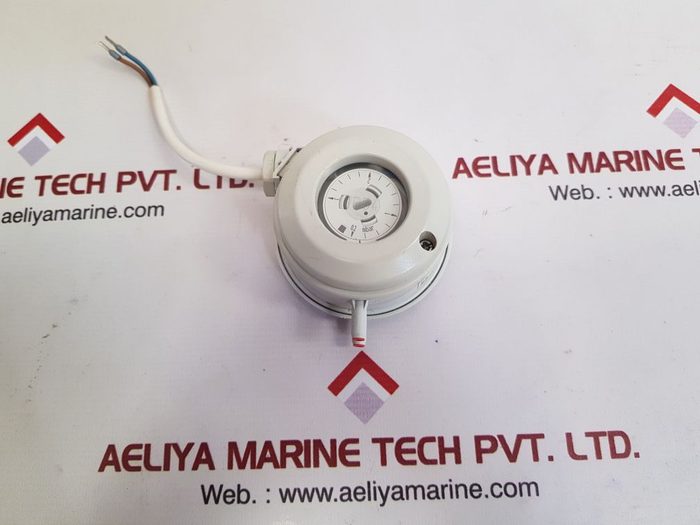 Huba control 604.99352 mechanical pressure switch 0.2 to 3 mbar