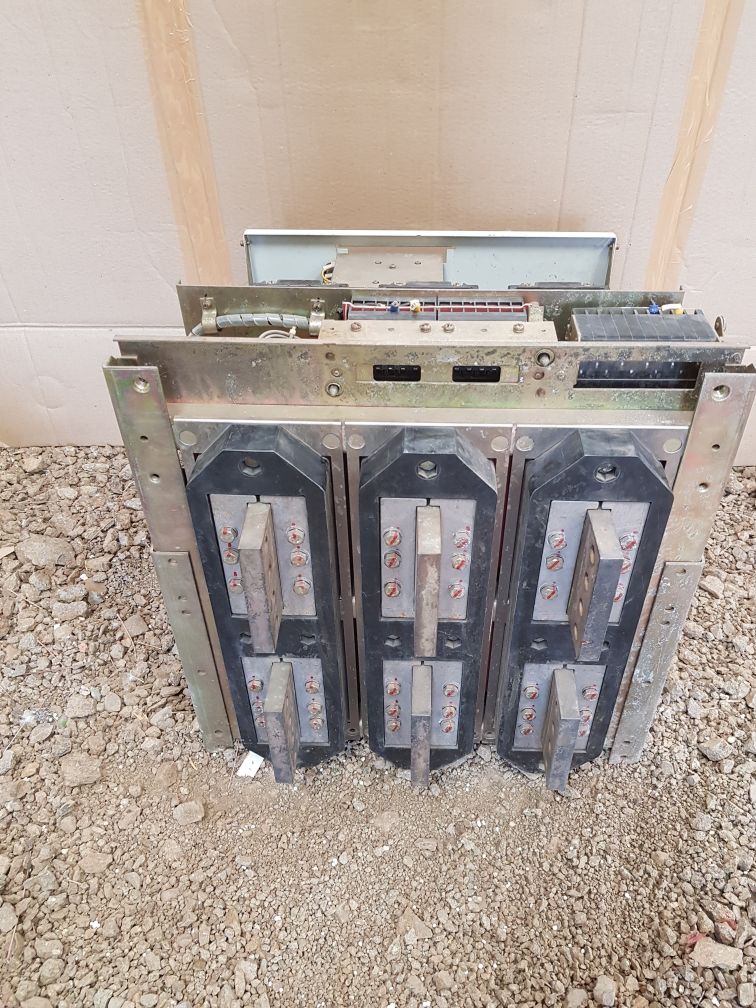 Hyundai hat 32 air circuit breaker