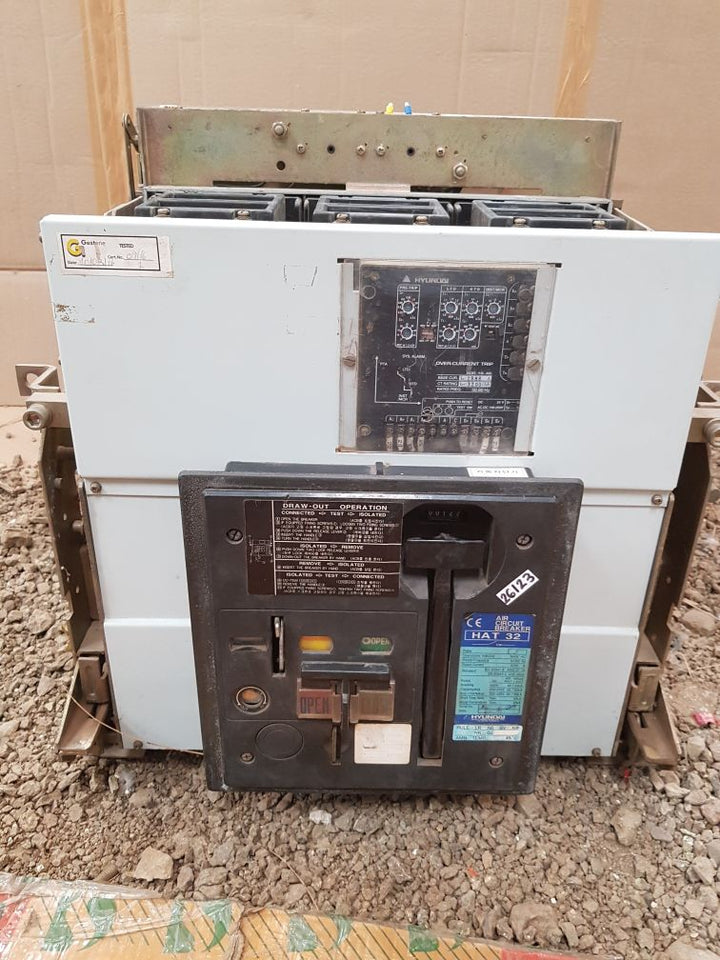 Hyundai hat 32 air circuit breaker