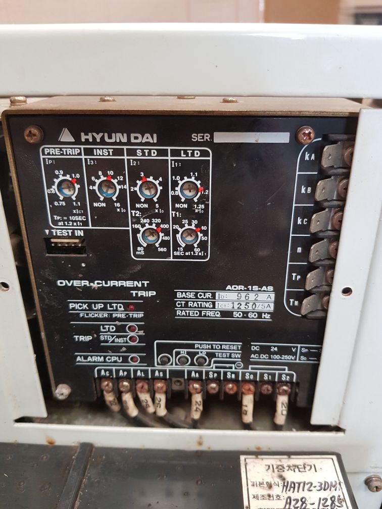 Hyundai hat 12 air circuit breaker
