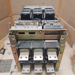 Hyundai hat 12 3-pole air circuit breaker