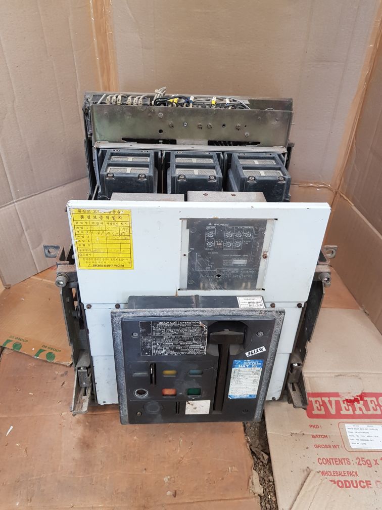 Hyundai hat 25 air circuit breaker 660v
