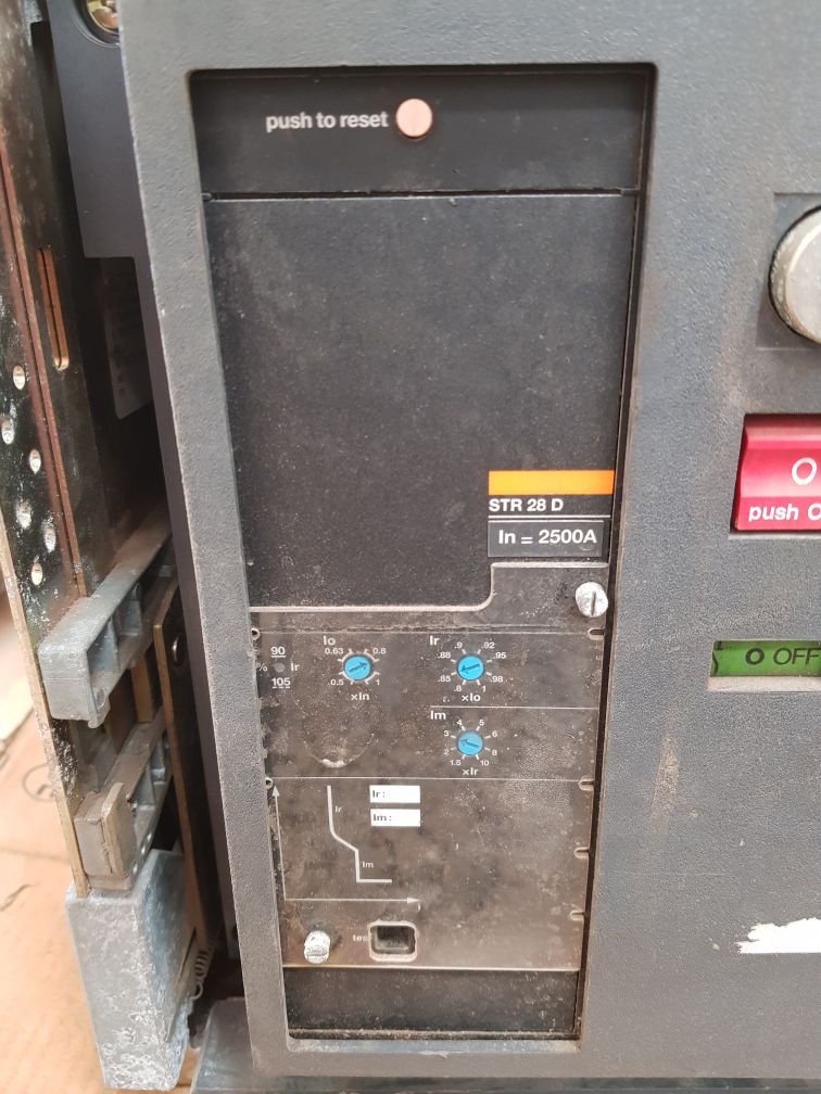 Merlin gerin m25 h1 circuit breaker str 28 d