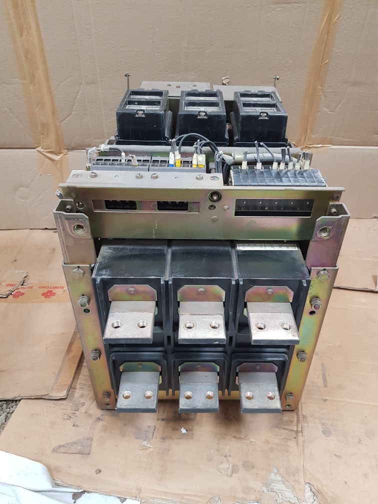 Hyundai hat 12 air circuit breaker 1250a