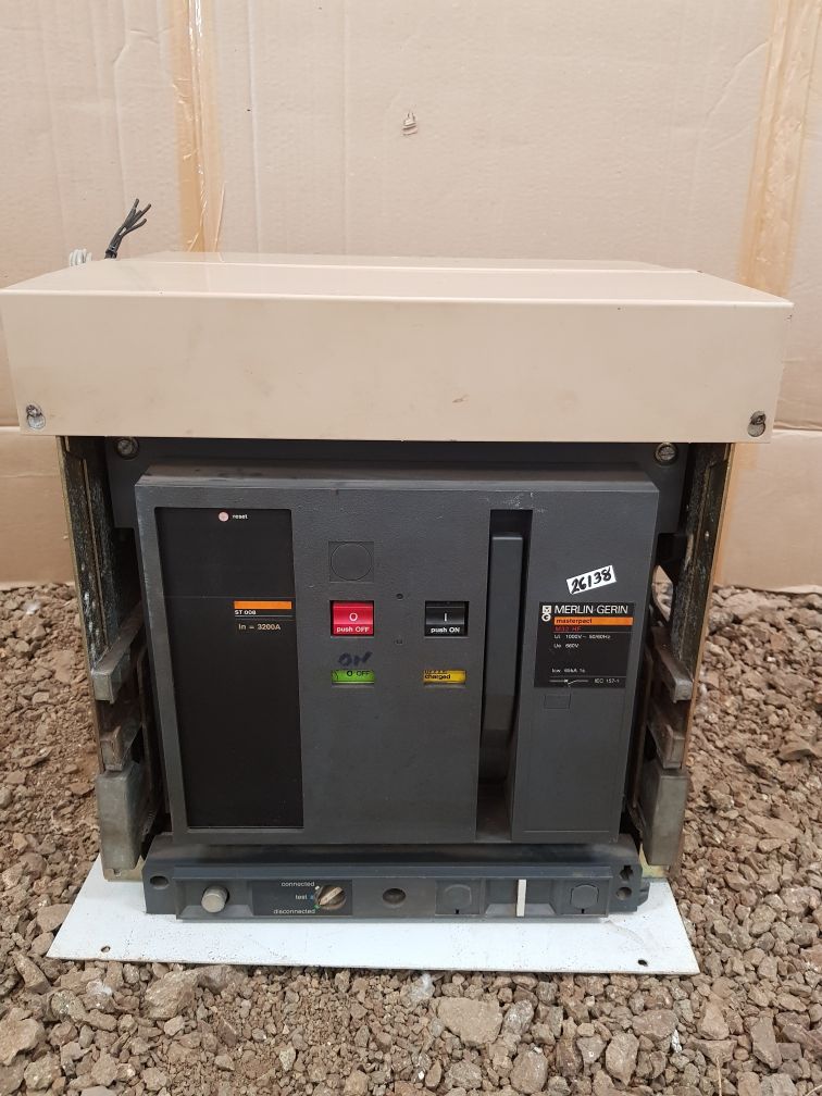 Merlin gerin masterpact m32 hf circuit breaker