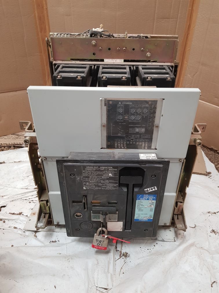 Hyundai hat 25 air circuit breaker 3-pole