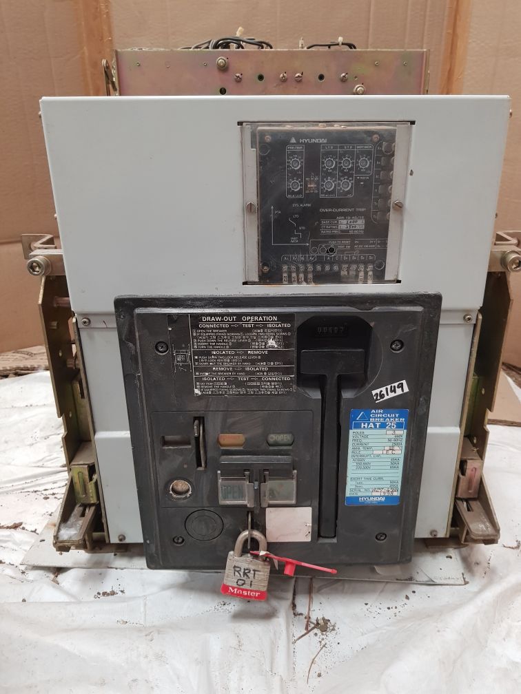 Hyundai hat 25 air circuit breaker 3-pole