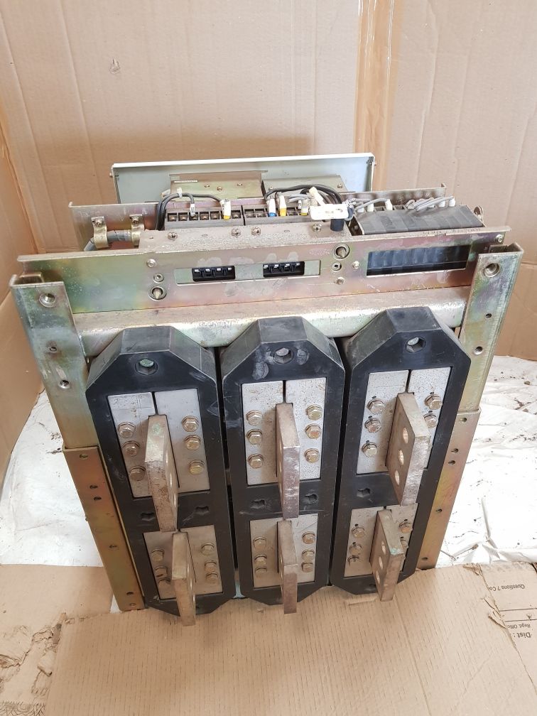 Hyundai hat 25 air circuit breaker 3-pole