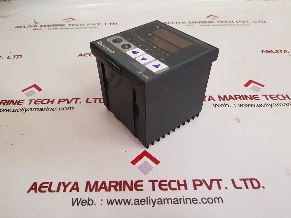 Honeywell dc1040 temperature controller