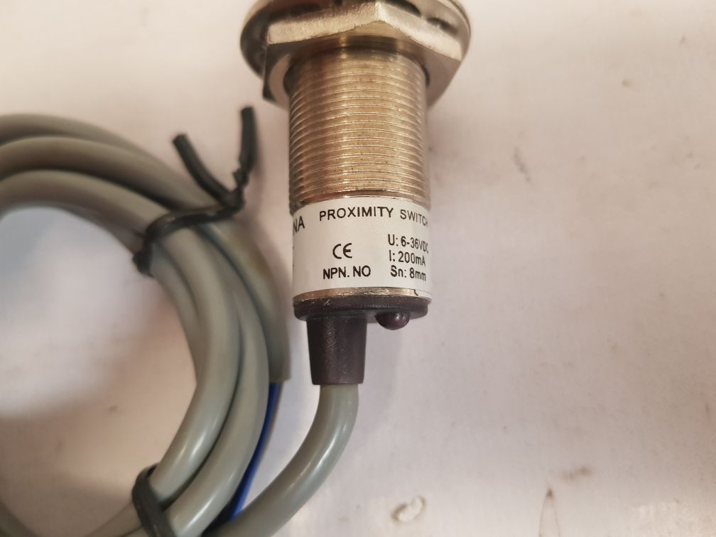 Lm18-3008na proximity switch
