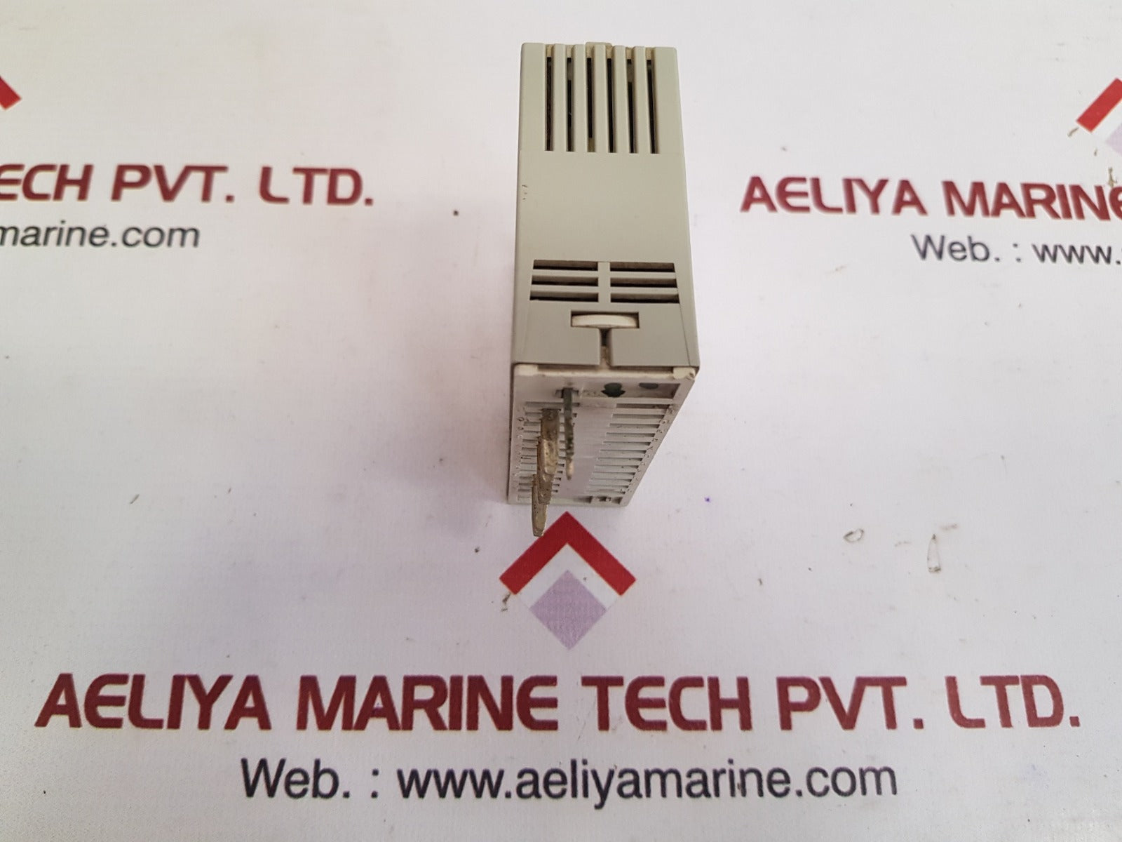 Ddr Eaw relog 2tz21 timing relay Used 