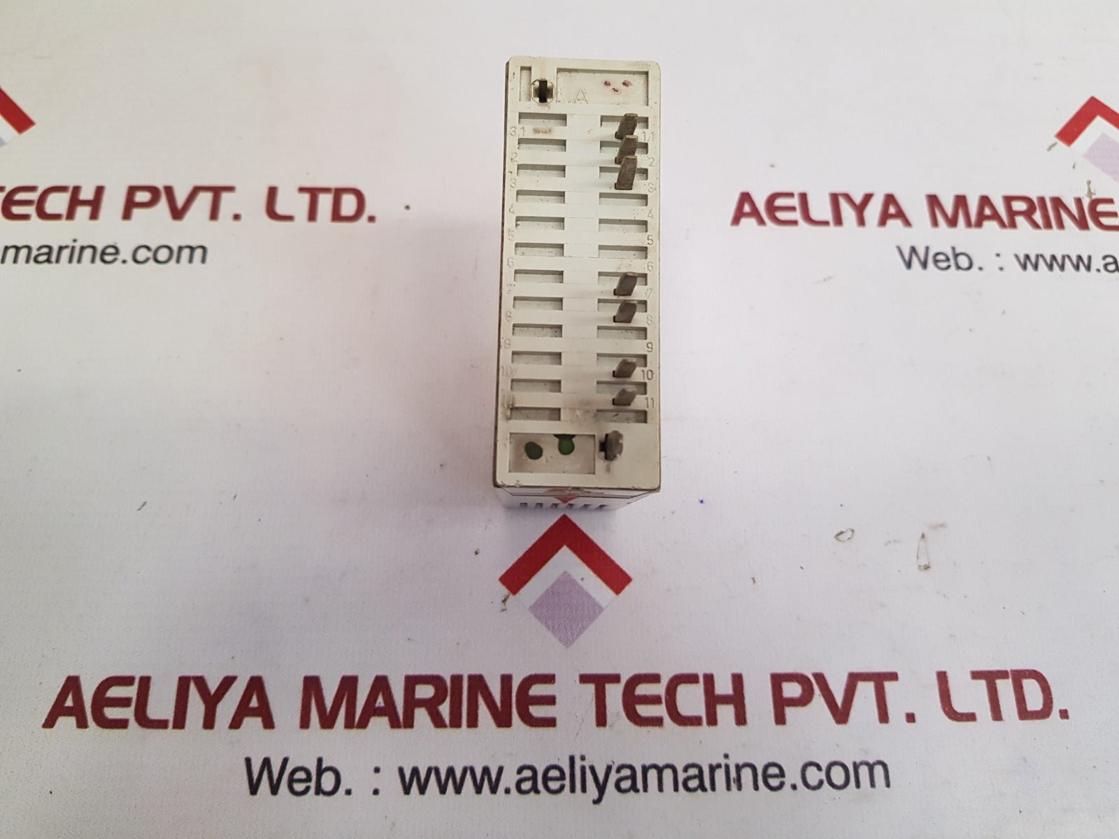 Ddr Eaw relog 2tz21 timing relay Used 
