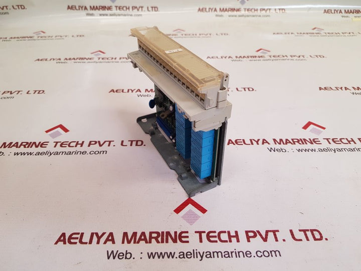 Schneider tsxdmz28dr plc module pv: 02  rl: 02